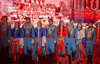 عائلات وقرى وقلوب ترقص.. الدبكة بوصفها ذاكرة جماعية للبنان