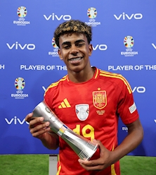 إسبانيا تواصل عروضها القوية وتبلغ النهائي على حساب فرنسا