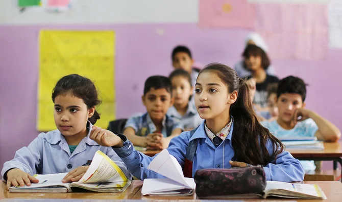 بالفيديو-أزمة الأقساط الخاصة بين مطرقة الأهالي وسندان المعلمين