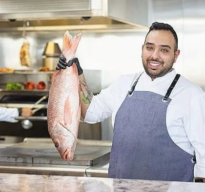 بالفيديو: «الشيف» مارك محفوظ .. شغف الطفولة يقود إلى إنجاز عالمي بنكهة لبنان