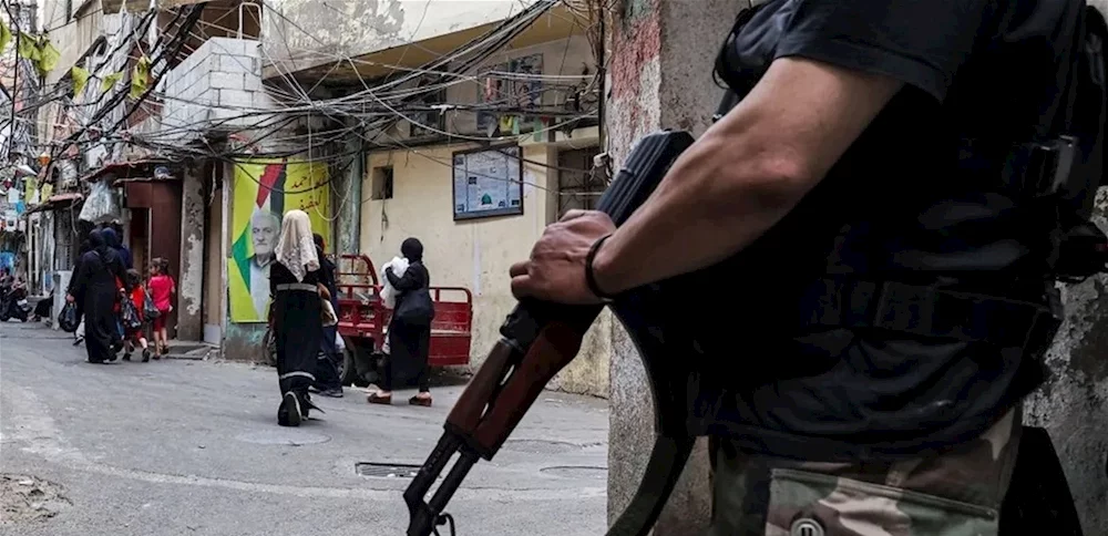 خطة حزب الله المضمرة: الهروب إلى «صراع المخيمات»؟
