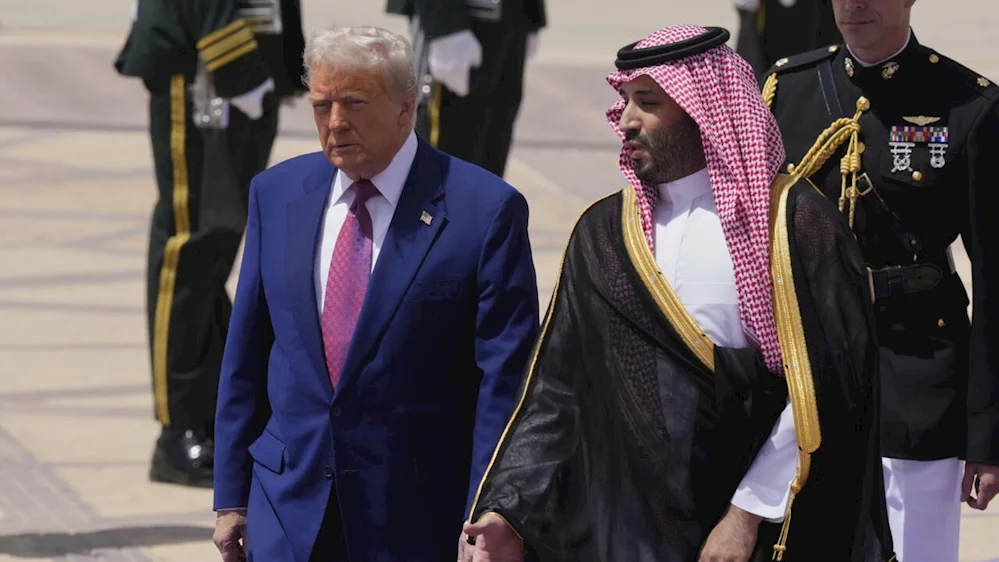 رجل الصفقات يزور الشرق الأوسط: ترامب يتنقل بين الحوثيين وحماس في رحلة استراتيجية غير مسبوقة