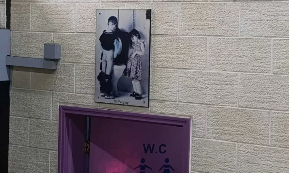 خاص بيروت تايم: صورة خادشة لحياء الأطفال.. سينما في زحلة تخالف القانون