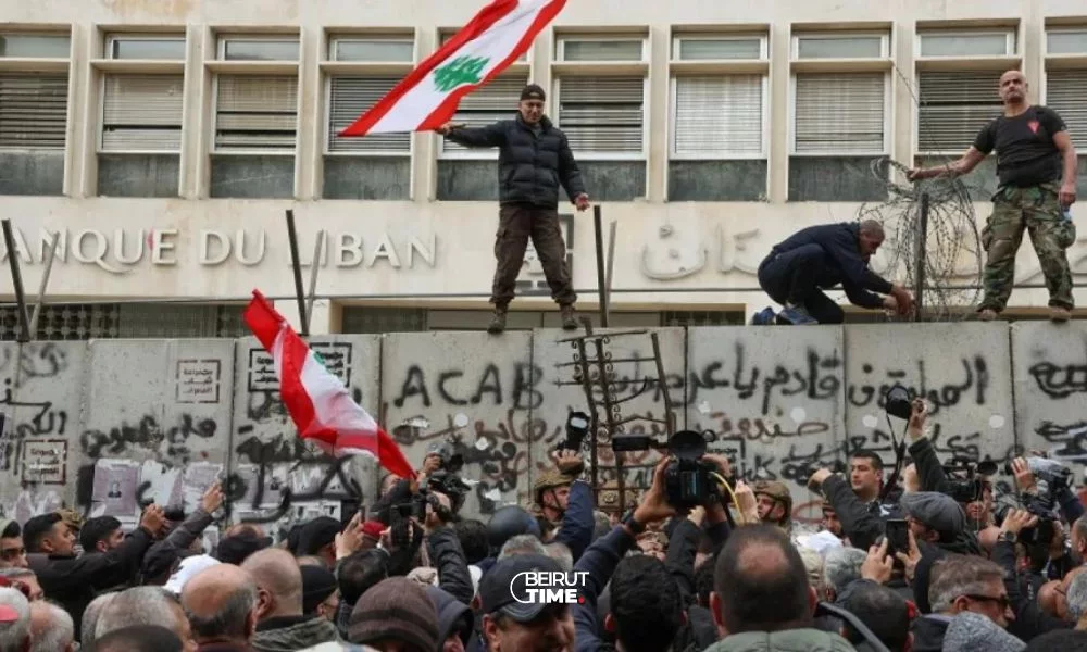 هل يؤدي تعذيب الناس على الطرقات إلى الضغط على السلطات؟