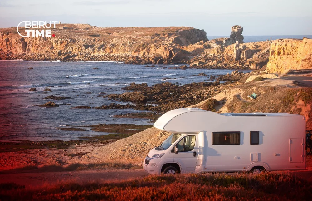 بالفيديو: من قصص الحرب.. حياة تُعاد صياغتها في كرفان