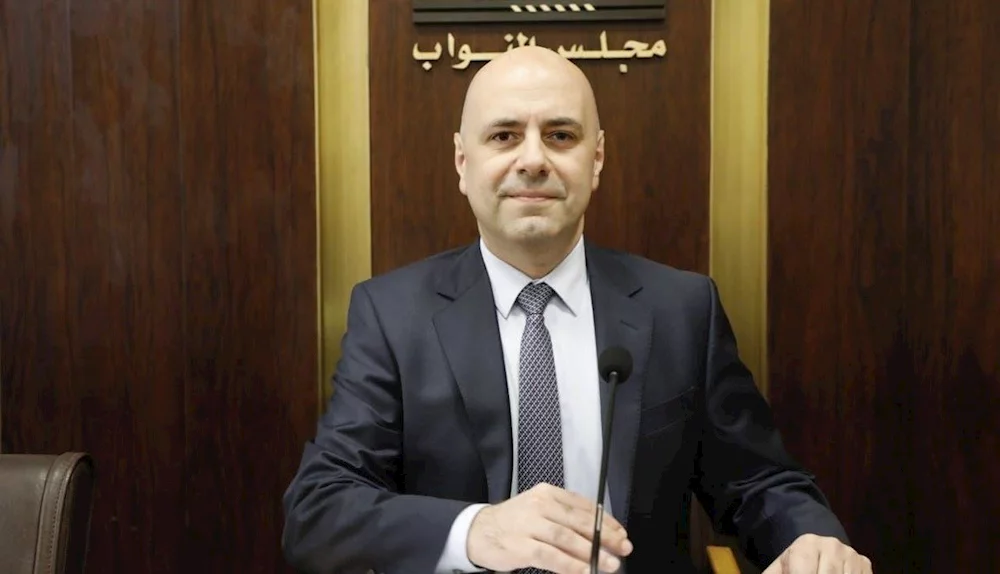 بين الإتهامات والحقائق. غسان حاصباني يوضّح أزمة بواخر الفيول