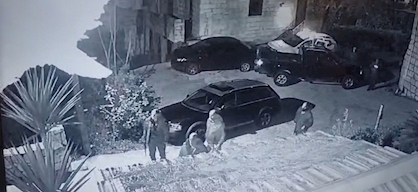 بالفيديو - شرطة بلدية مسلحة تقتحم منازل لبنانيين بحجة التفتيش عن سوريين