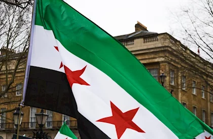 سوريا على مفترق طرق: رفع العقوبات.. هل يكفي لتجنّب الفوضى؟
