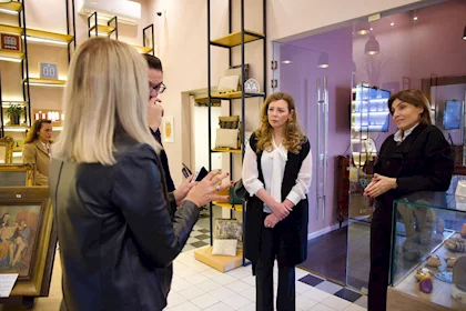 ممثلة هيئة الامم المتحدة للمرأة في لبنان جينان المسيري في مكاتب سطوح بيروت